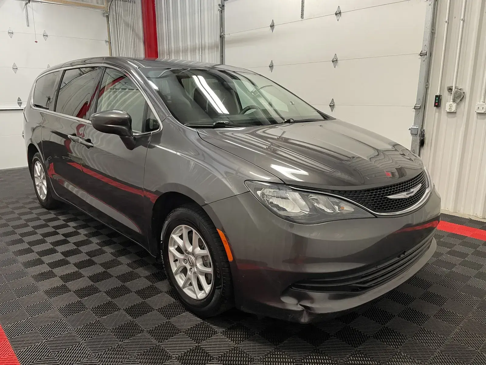 2018 Chrysler Pacifica LX photo 5