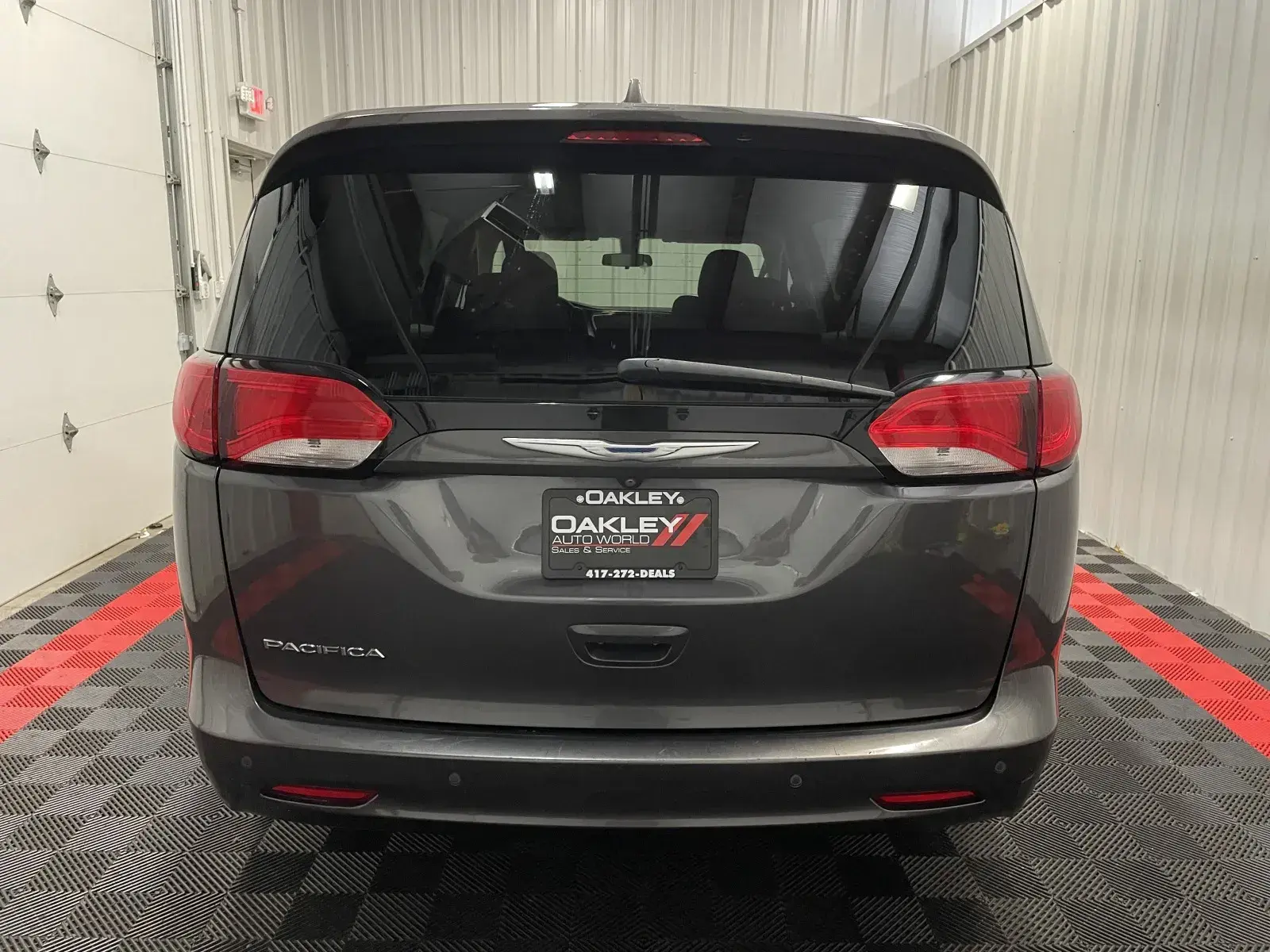 2018 Chrysler Pacifica LX photo 3