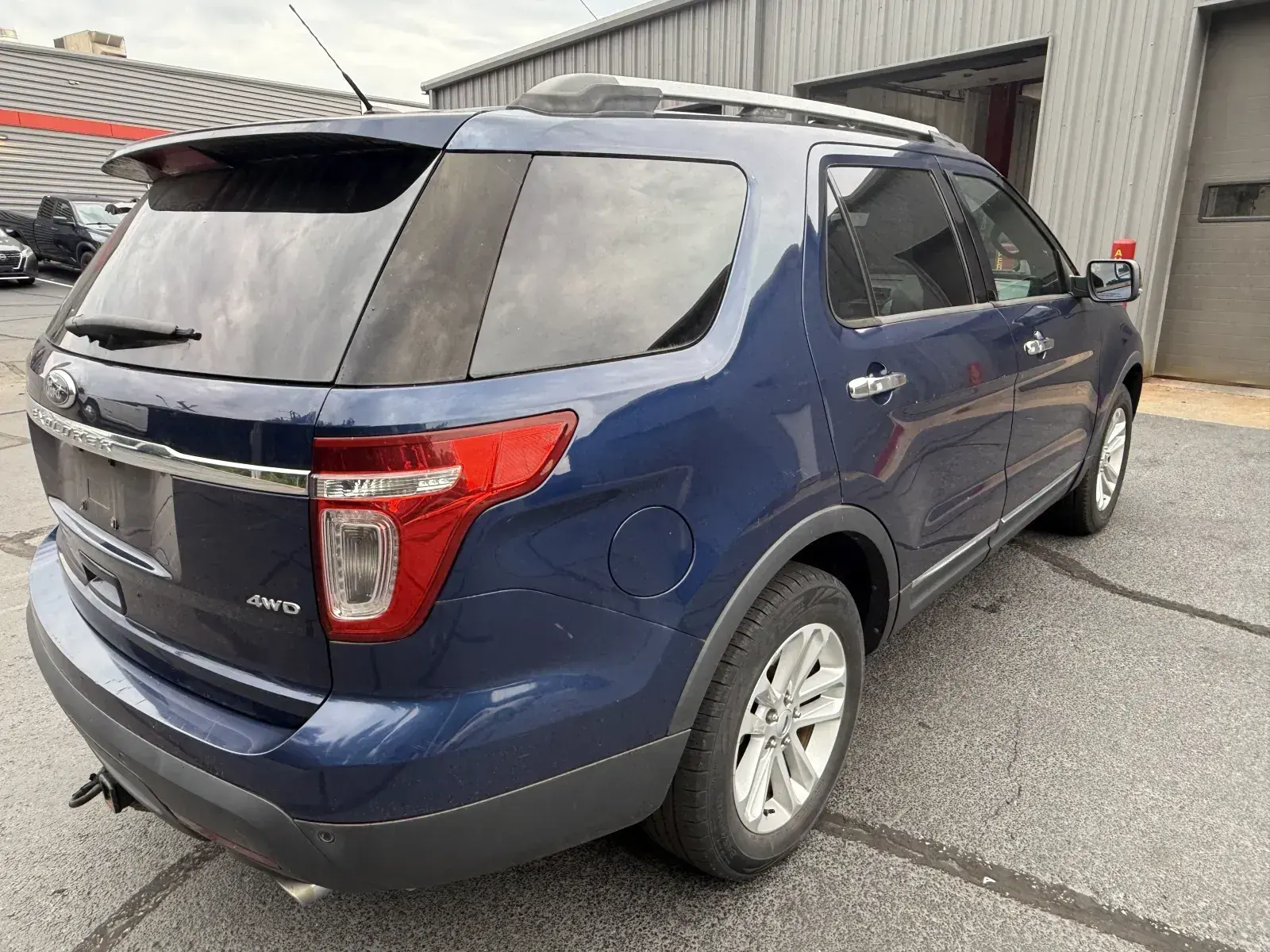 2012 Ford Explorer XLT 4x4 photo 4