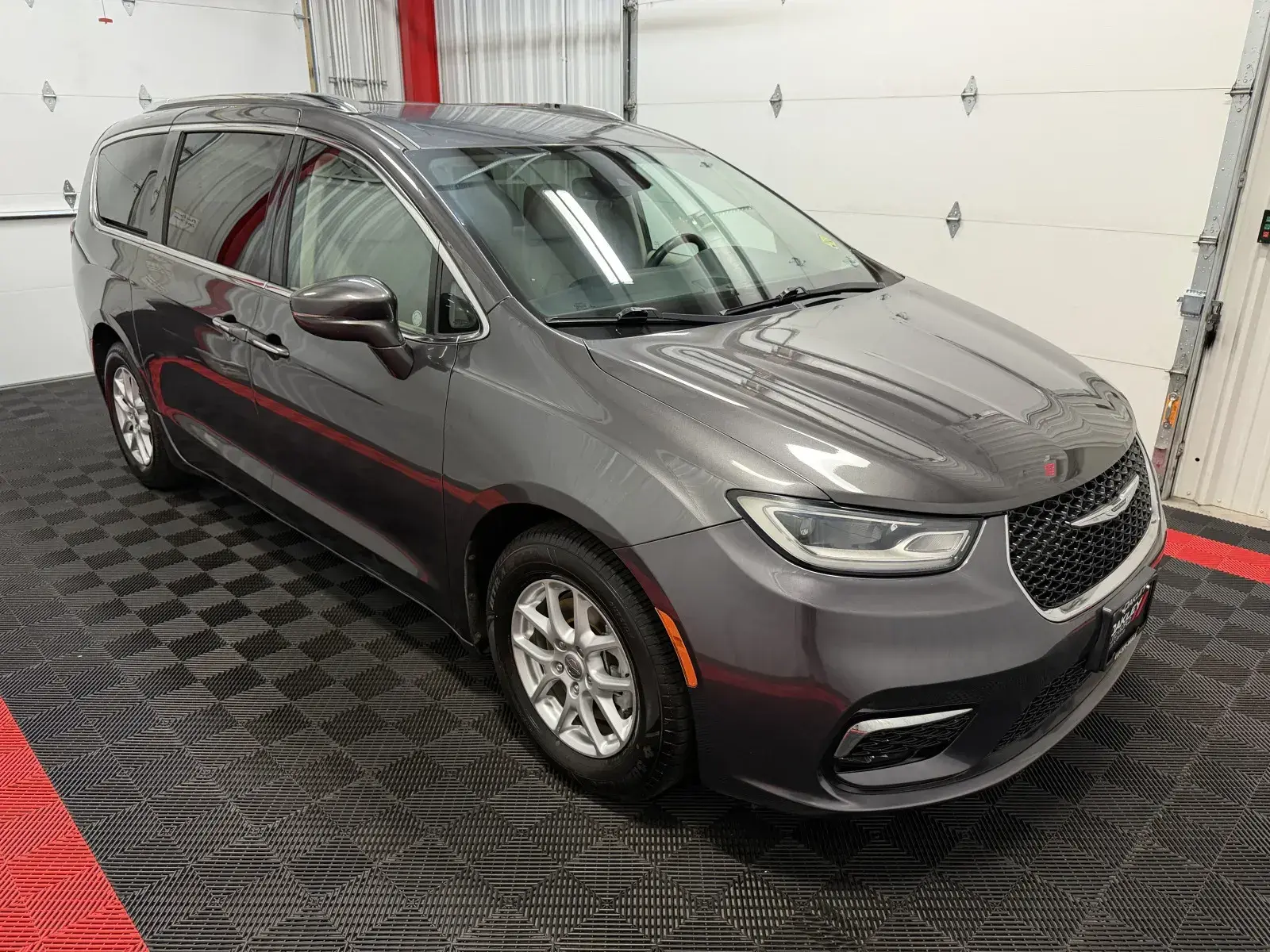 2021 Chrysler Pacifica Touring L photo 5