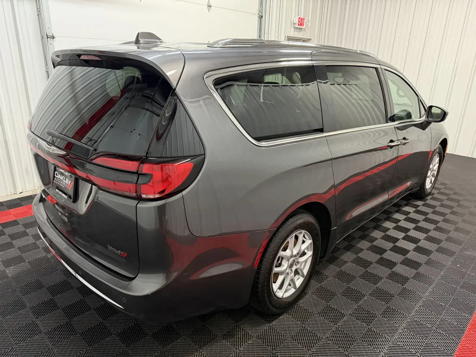2021 Chrysler Pacifica Touring L photo 4