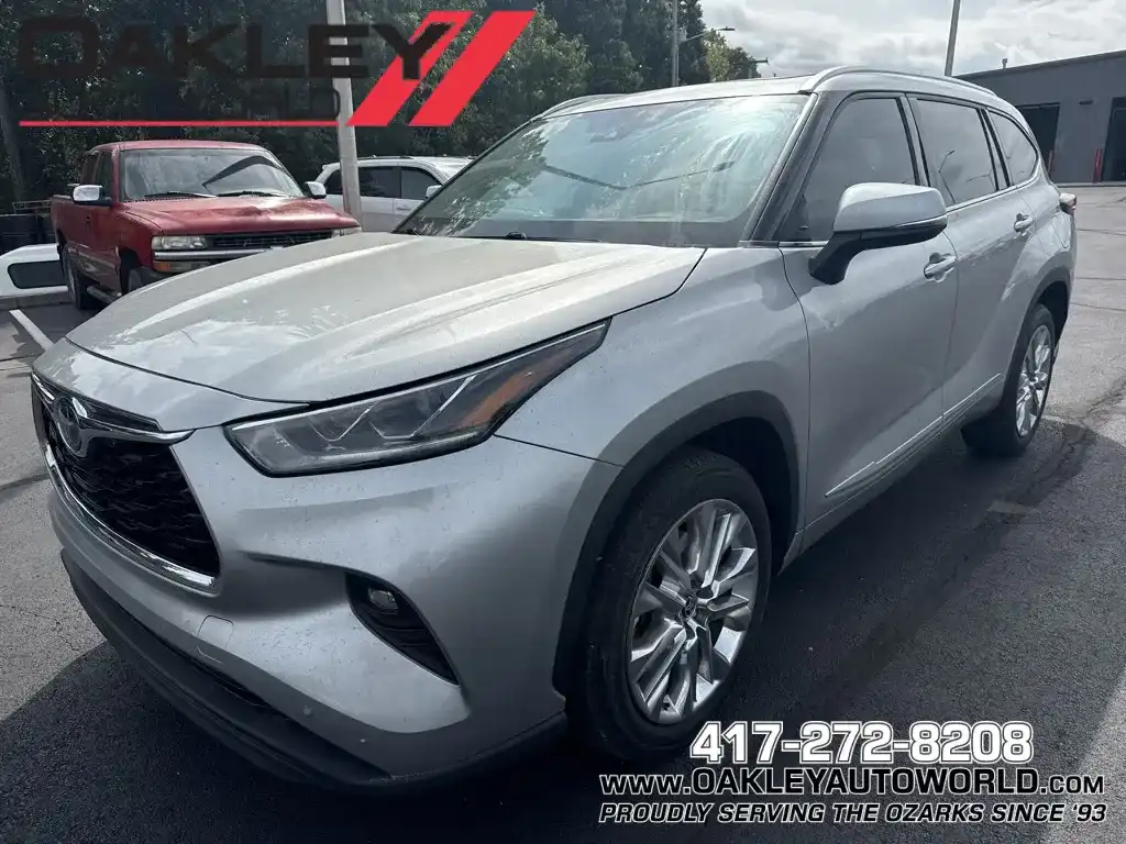 2023 Toyota Highlander Hybrid Limited FWD's photo