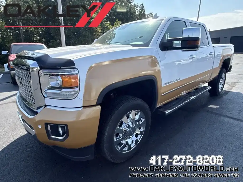 2015 GMC Sierra 4WD Crew Cab Short Box's photo