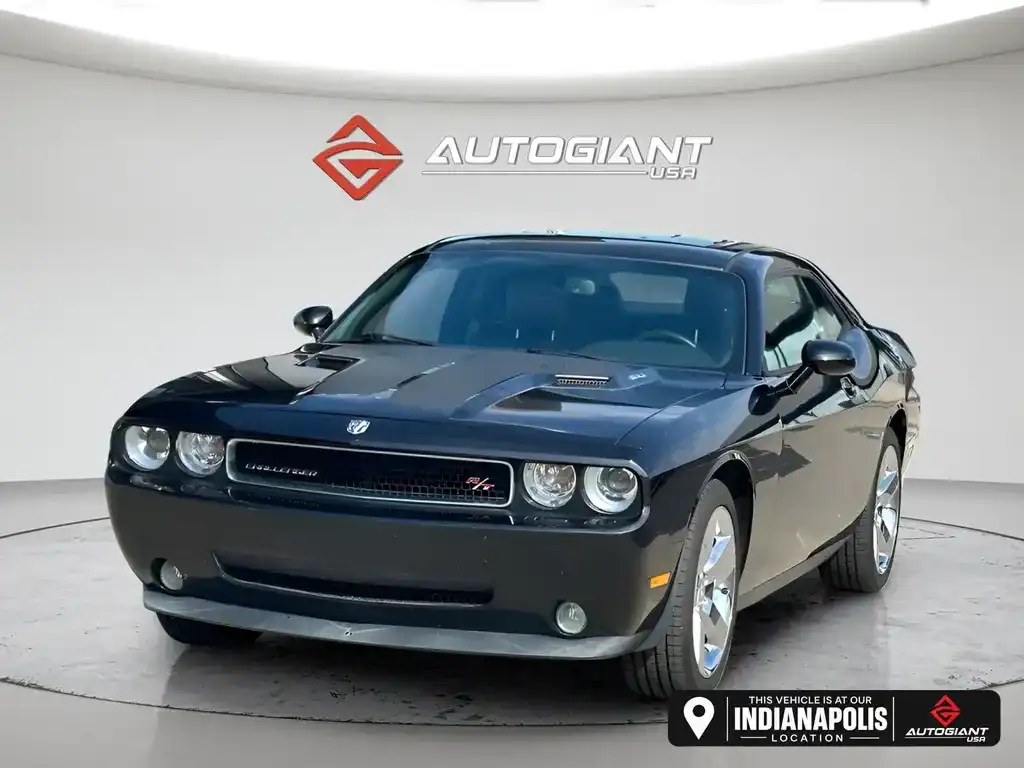 2010 Dodge Challenger R/T's photo