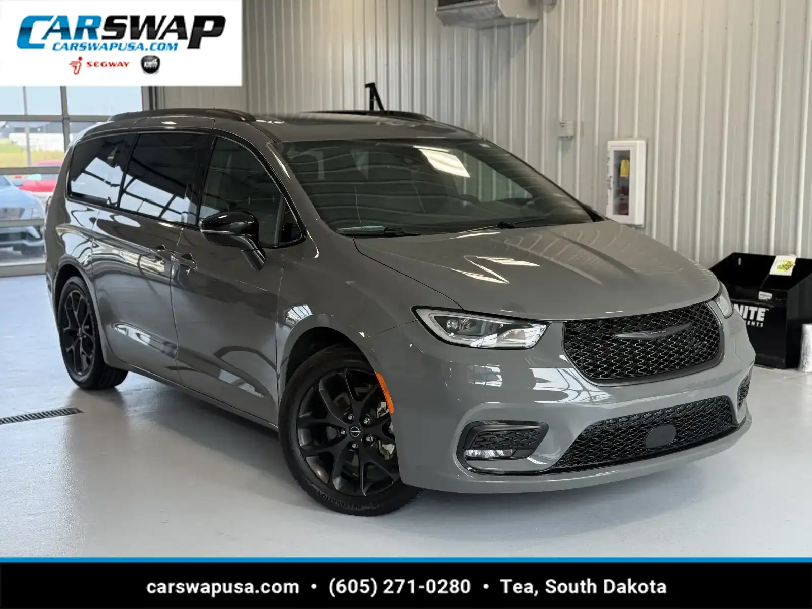 2025 Chrysler Pacifica Limited's photo