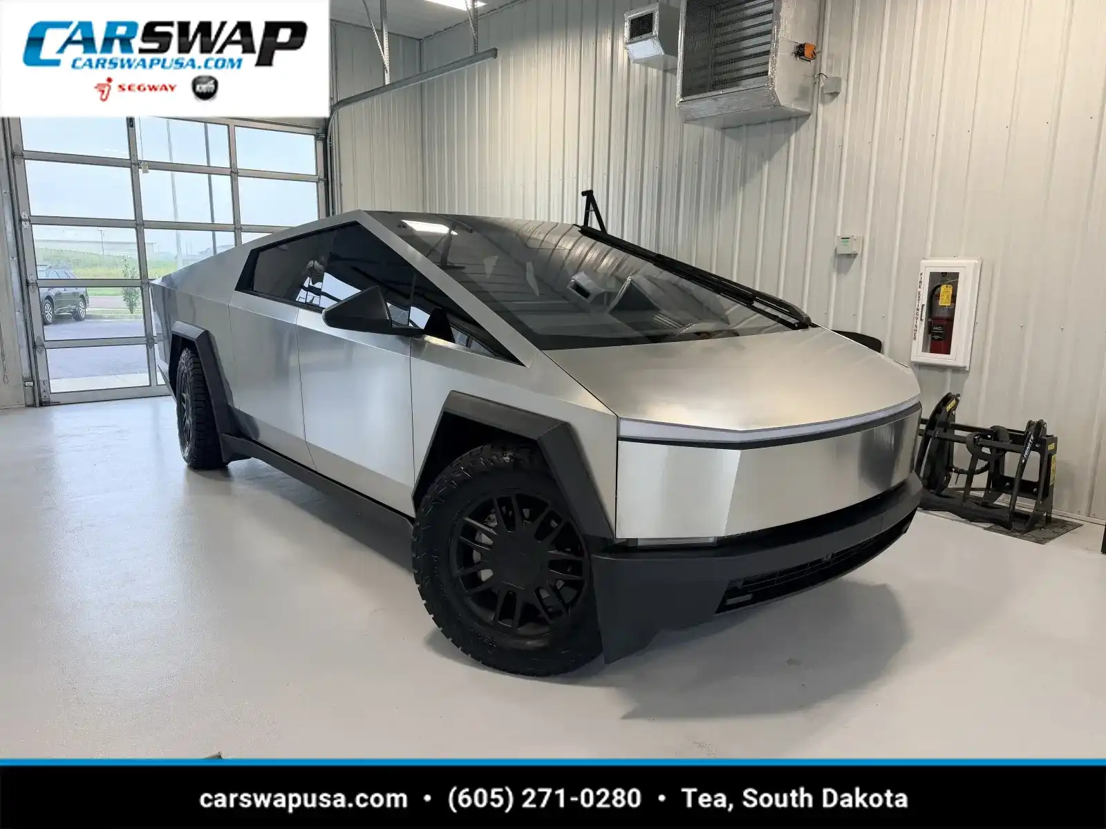 2025 Tesla Cybertruck All-Wheel Drive's photo