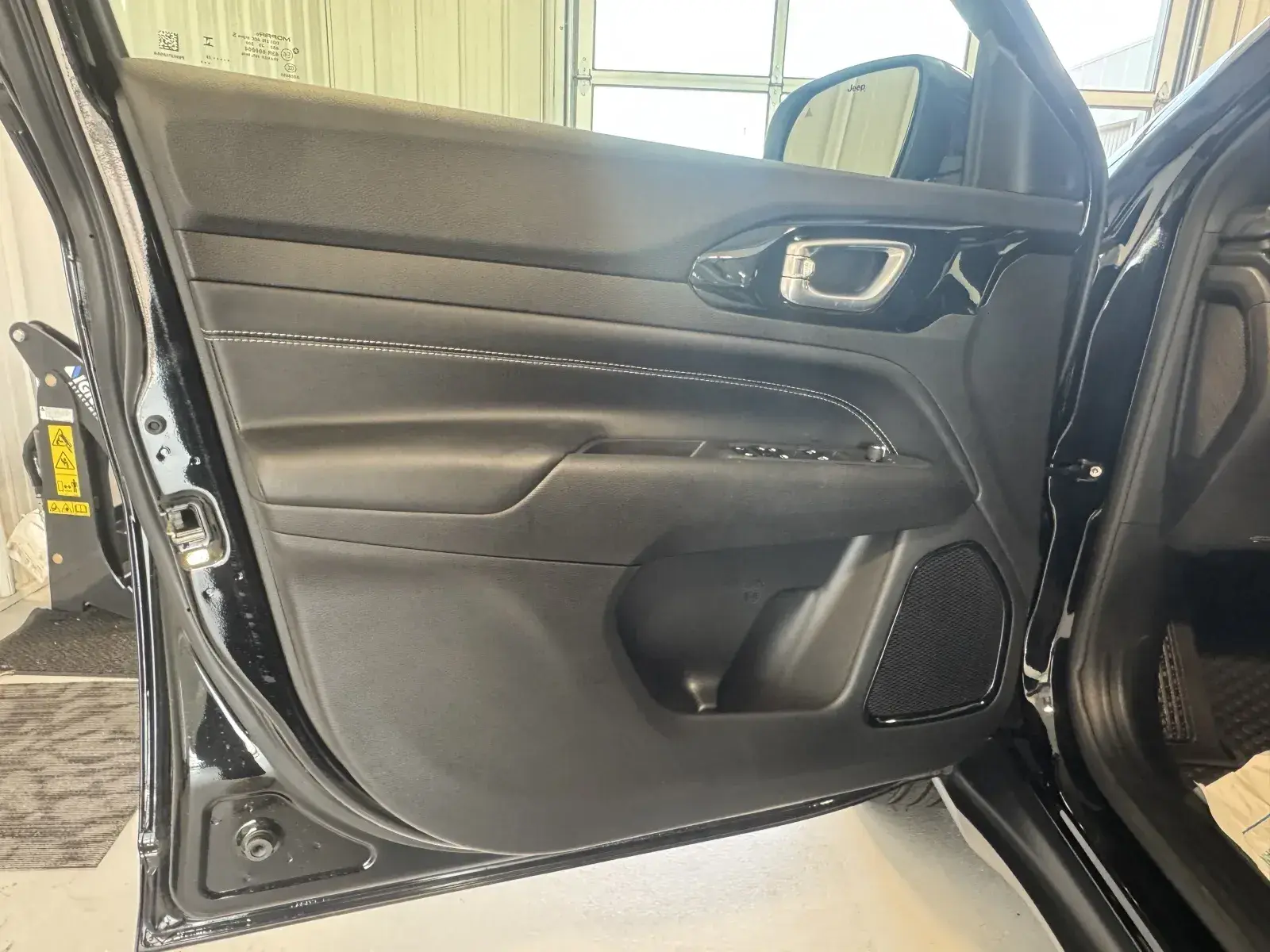 2023 Jeep Compass Altitude 4X4 photo 5