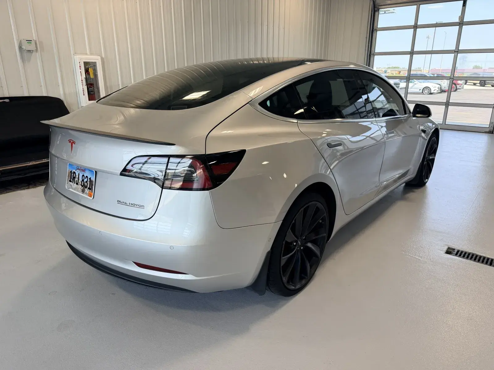2018 Tesla Model 3 Long Range Dual Motor AWD photo 3