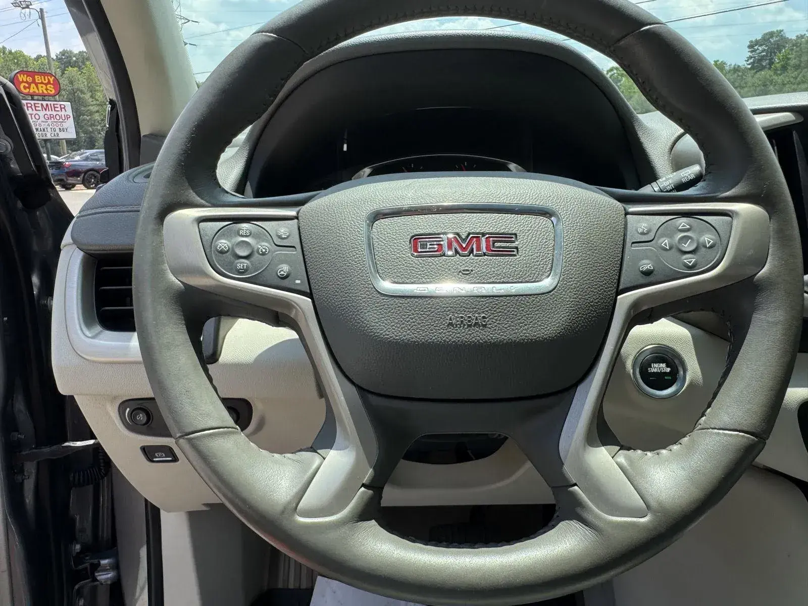 2020 GMC Terrain Denali AWD photo 3