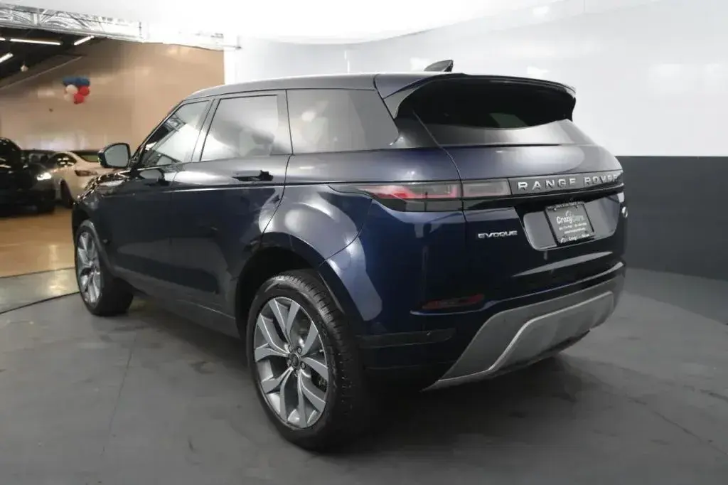 2021 Land Rover Range Rover Evoque SE photo 3