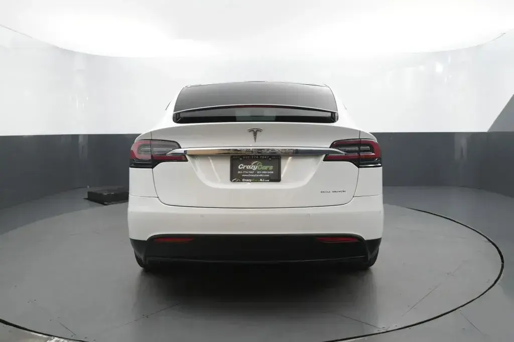 2020 Tesla Model X Long Range Plus photo 4