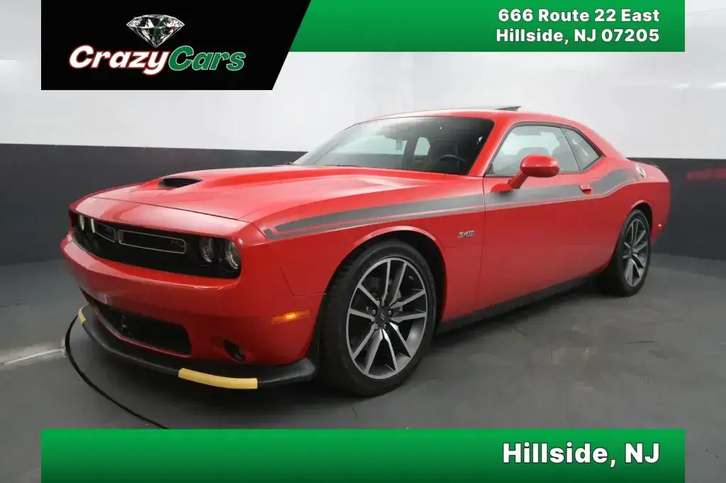 2023 Dodge Challenger R/T photo 1