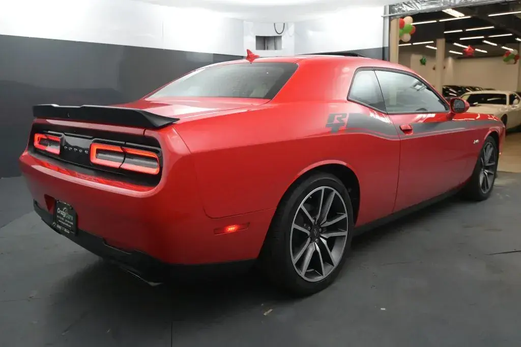 2023 Dodge Challenger R/T photo 5
