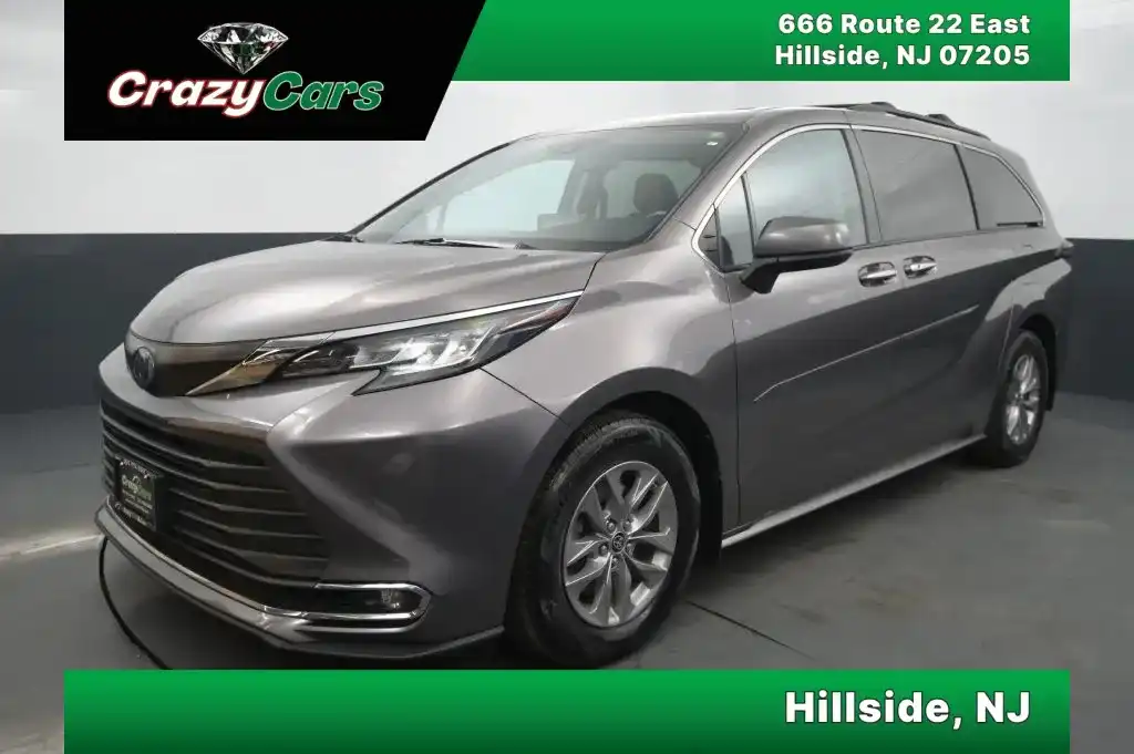 2022 Toyota Sienna XLE 7-Passenger Hybrid AWD's photo