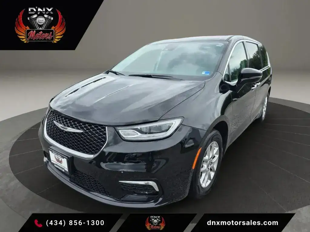 2024 Chrysler Pacifica Touring L photo 1