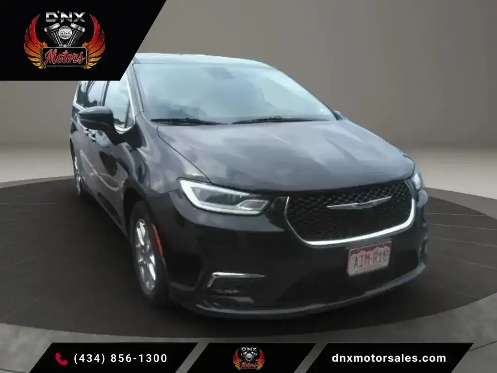 2023 Chrysler Pacifica Touring L's photo