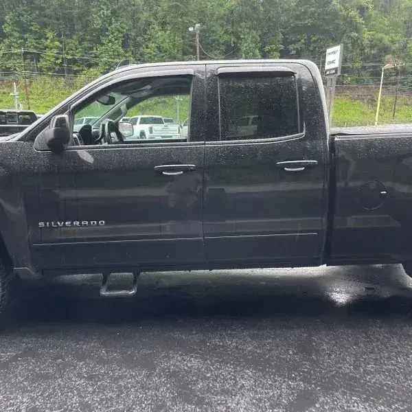 2015 Chevrolet Silverado 1500 LT 4X4 Double Cab Std Box photo 3