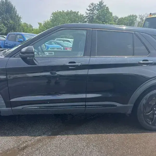 2021 Ford Explorer ST 4WD photo 3