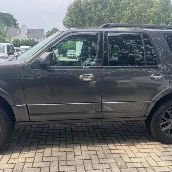 2017 Ford Expedition Limited 4X4 photo 3