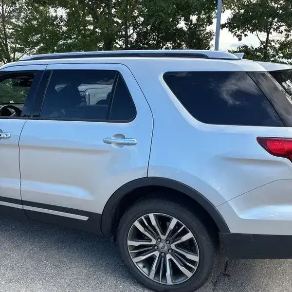 2017 Ford Explorer Platinum 4WD photo 4