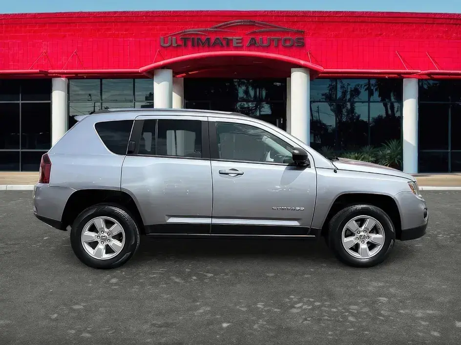 2014 Jeep Compass Sport photo 5