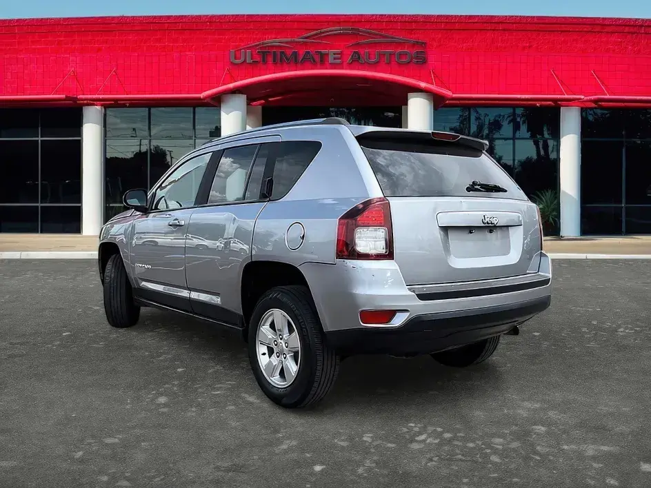 2014 Jeep Compass Sport photo 4