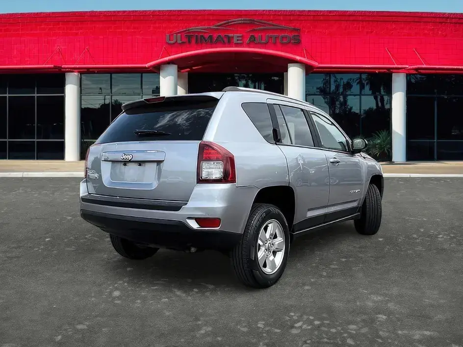 2014 Jeep Compass Sport photo 3