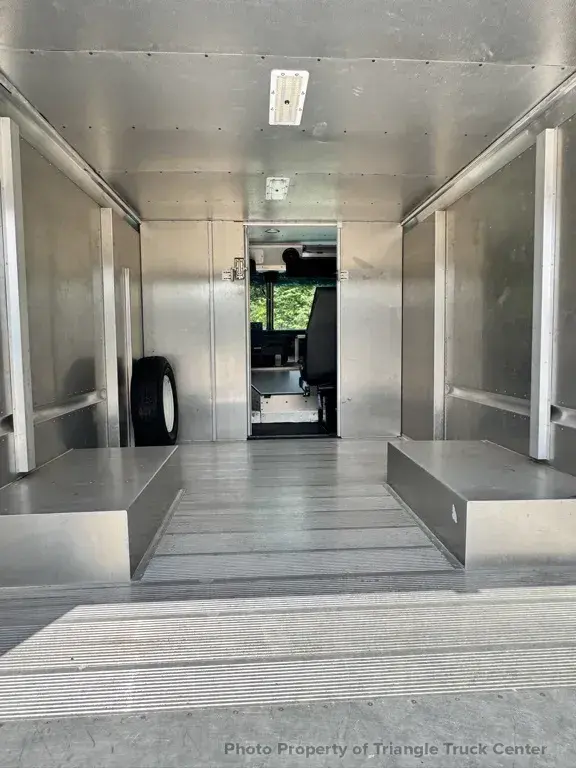 2016 Ford E-Series STEP Van photo 3
