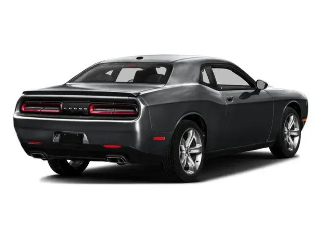 2017 Dodge Challenger SXT photo 5
