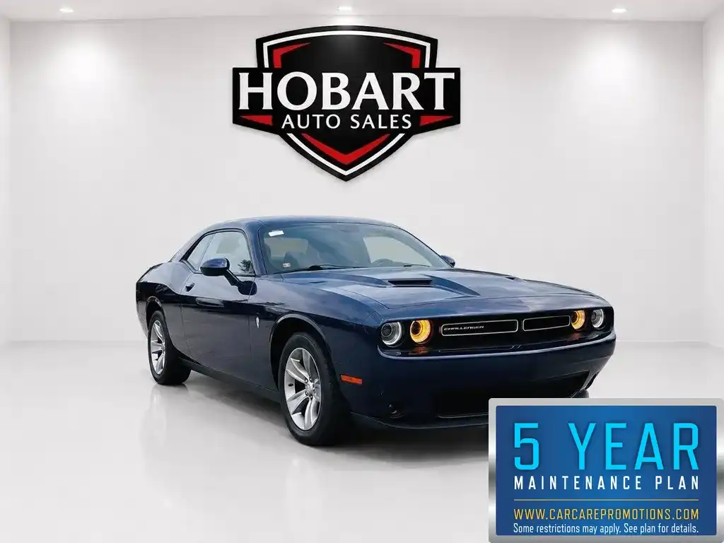 2017 Dodge Challenger SXT's photo