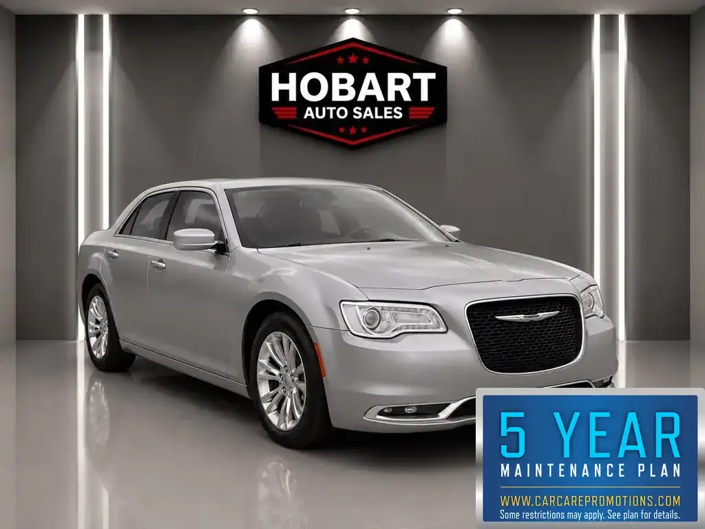 2017 Chrysler 300 Limited's photo