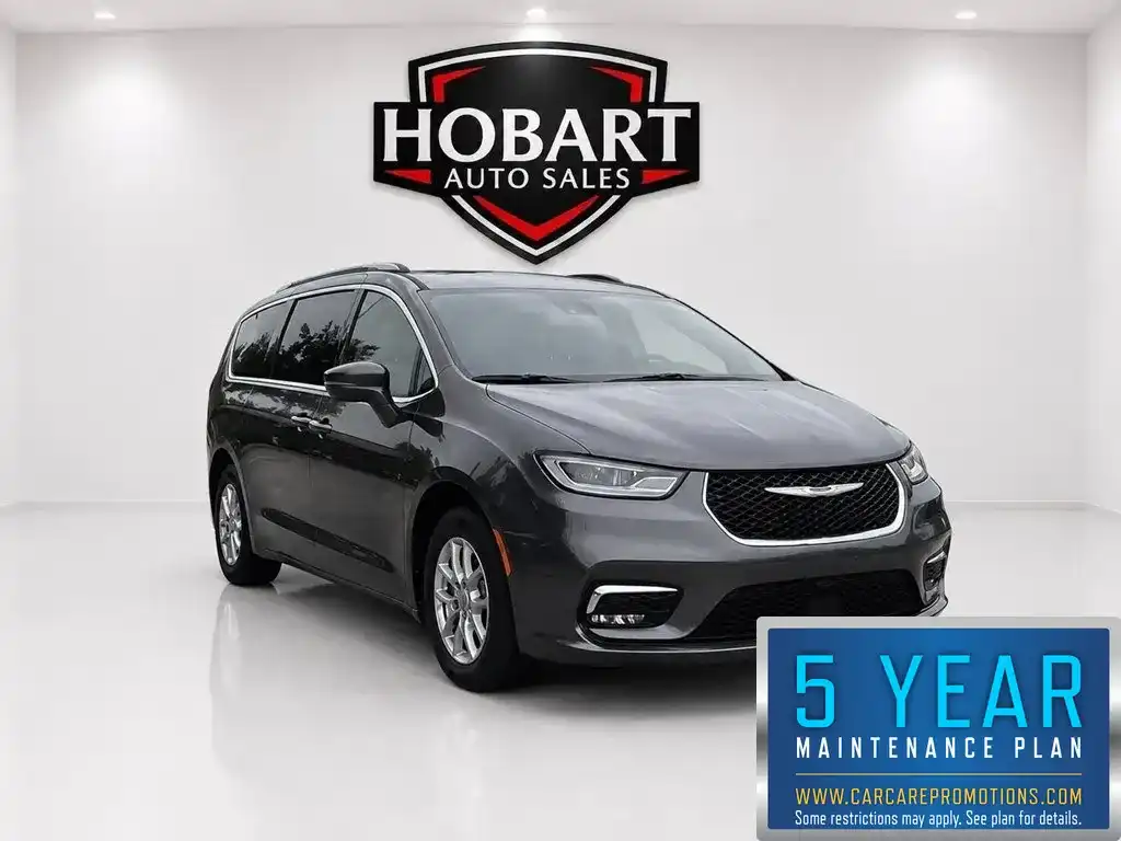 2022 Chrysler Pacifica Touring L's photo