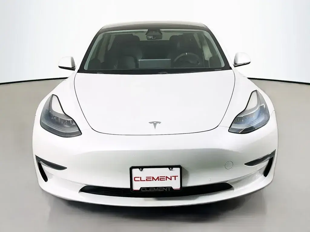 2021 Tesla Model 3 Standard Range Plus photo 3