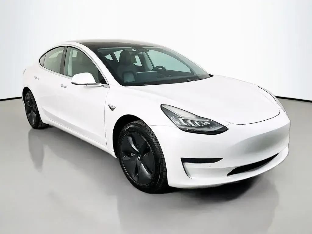 2020 Tesla Model 3 Standard Range Plus photo 4