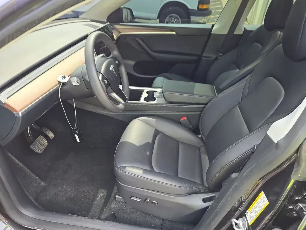 2024 Tesla Model Y Long Range Rear Wheel Drive photo 3