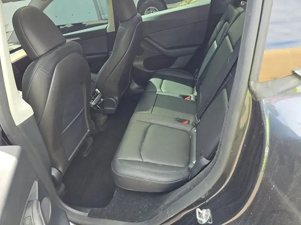 2024 Tesla Model Y Long Range Rear Wheel Drive photo 4