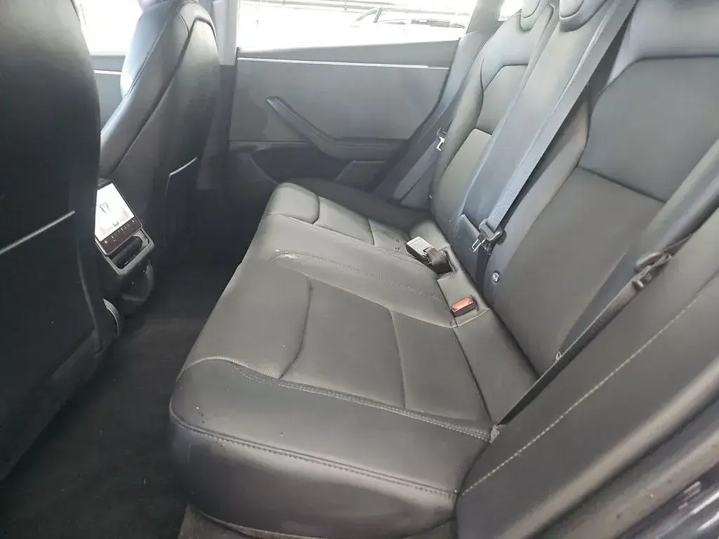 2024 Tesla Model 3 Base photo 4
