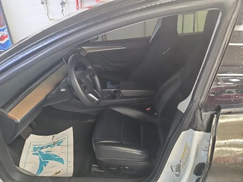 2023 Tesla Model 3 Base photo 4