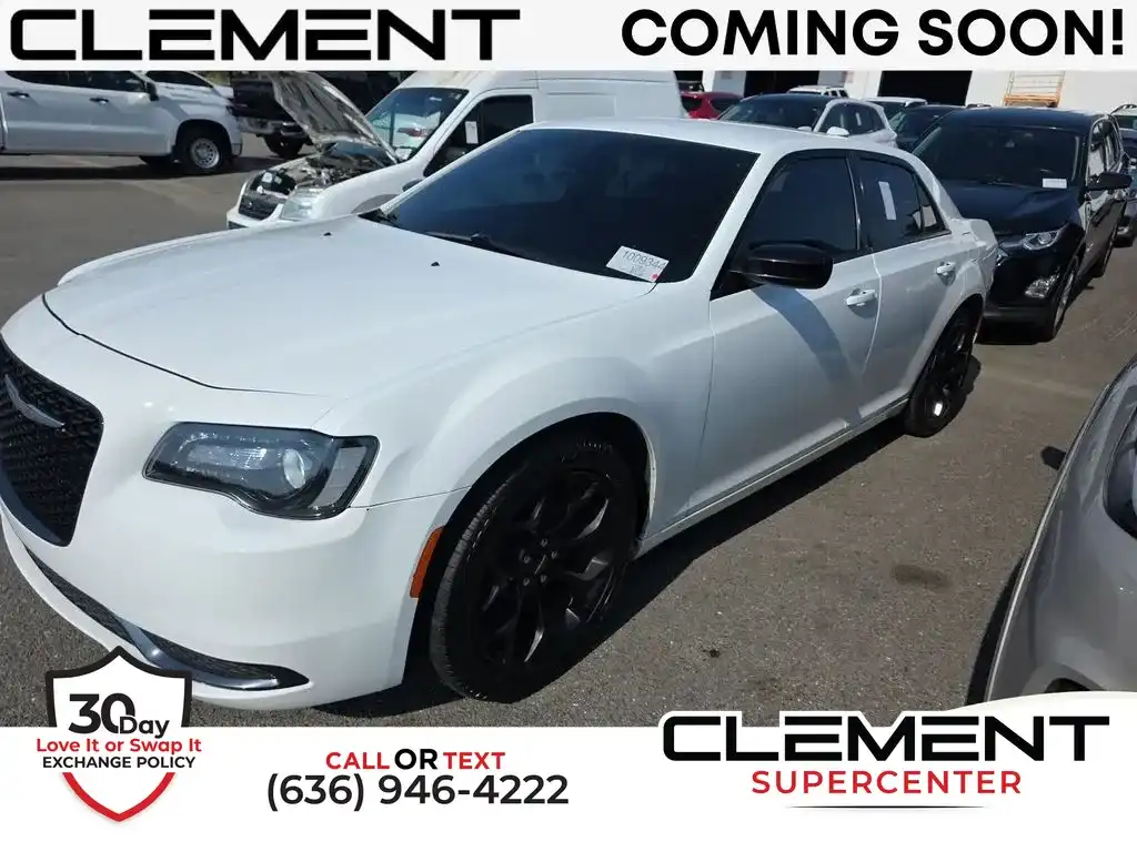 2019 Chrysler 300 Touring's photo