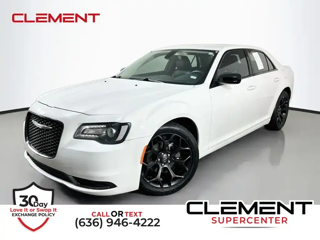 2019 Chrysler 300 Touring's photo