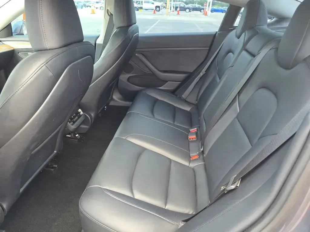 2023 Tesla Model 3 Base photo 3