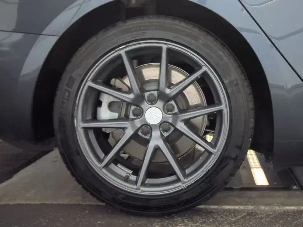 2023 Tesla Model 3 Base photo 4