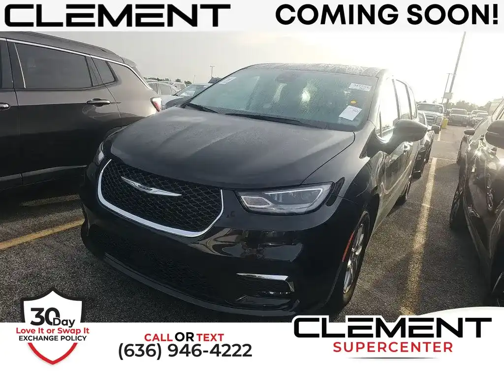 2023 Chrysler Pacifica Touring L's photo