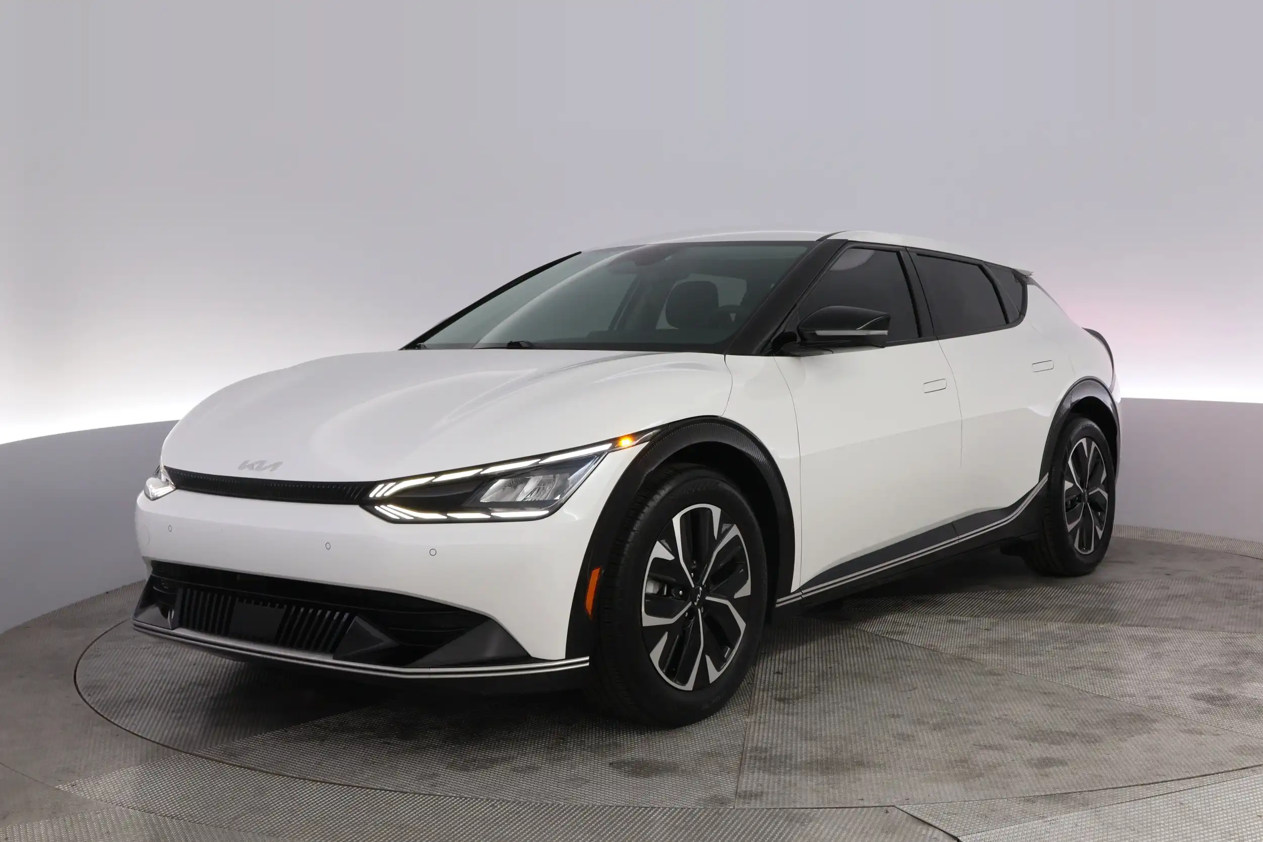 2024 Kia EV6 Wind's photo