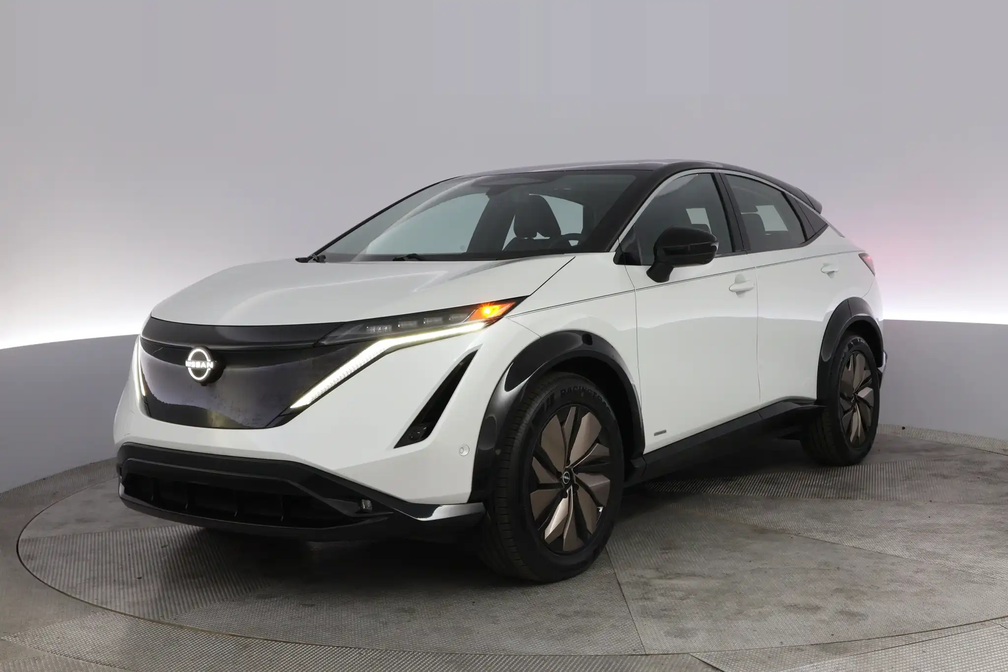2023 Nissan Ariya Premiere FWD's photo