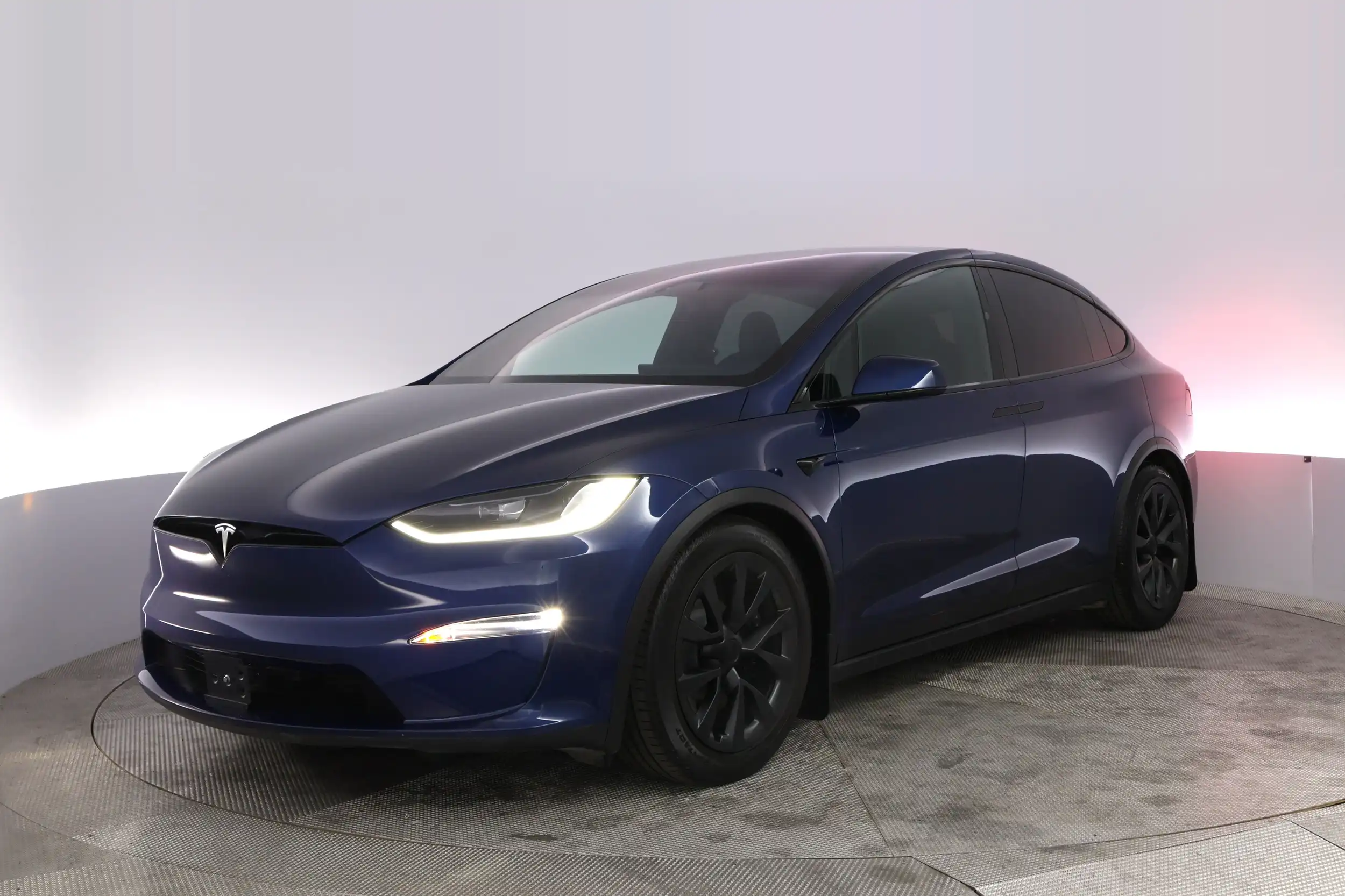 2024 Tesla Model X Long Range's photo