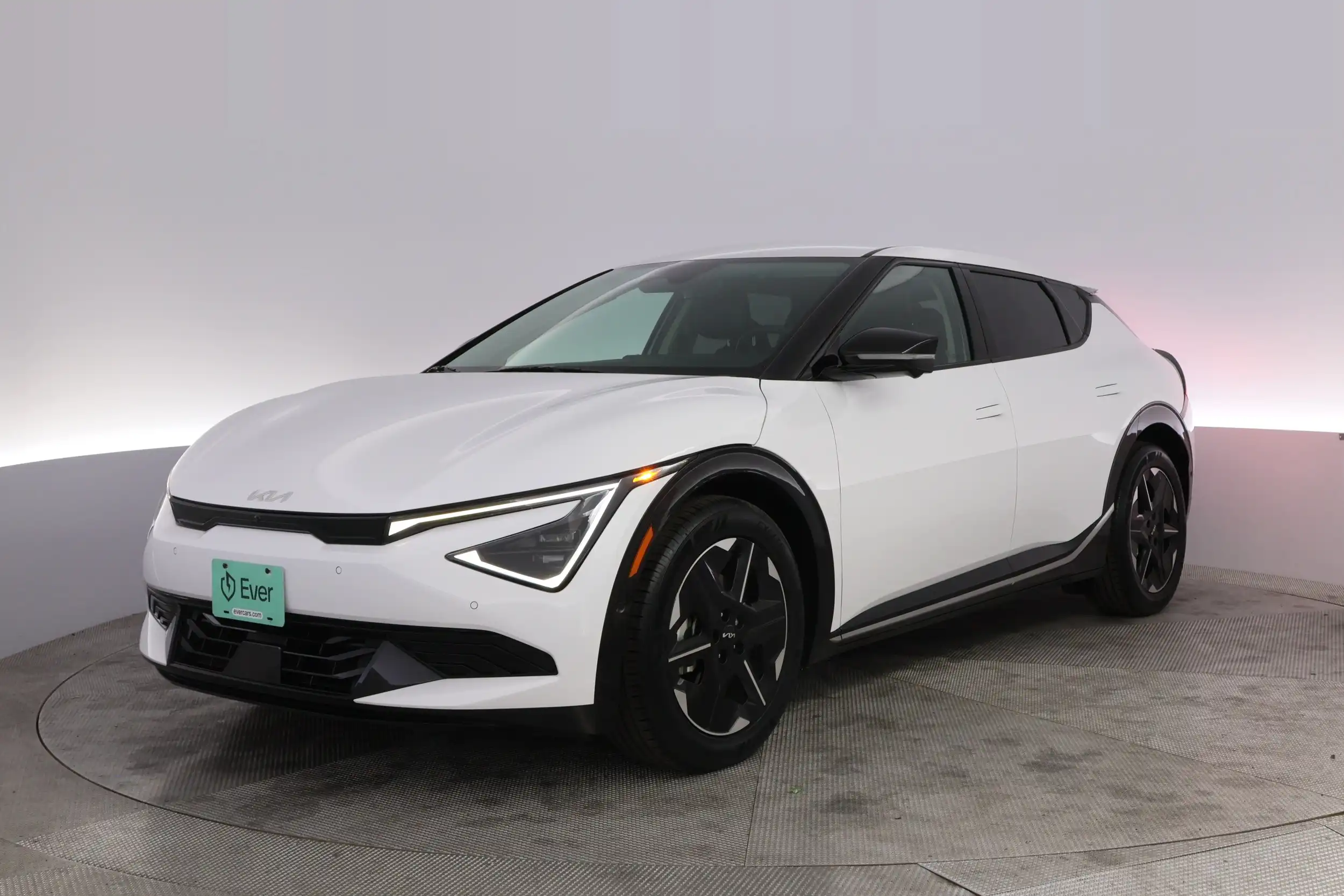 2025 Kia EV6 Wind's photo