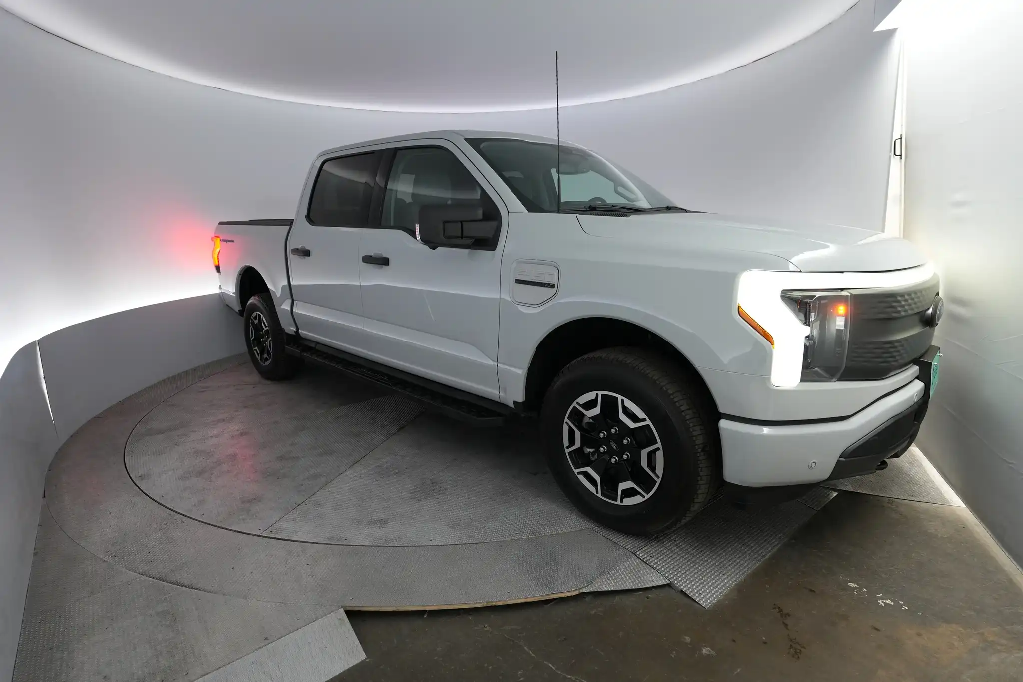 2023 Ford F-150 XLT 4WD SuperCrew 5-1/2' Box's photo