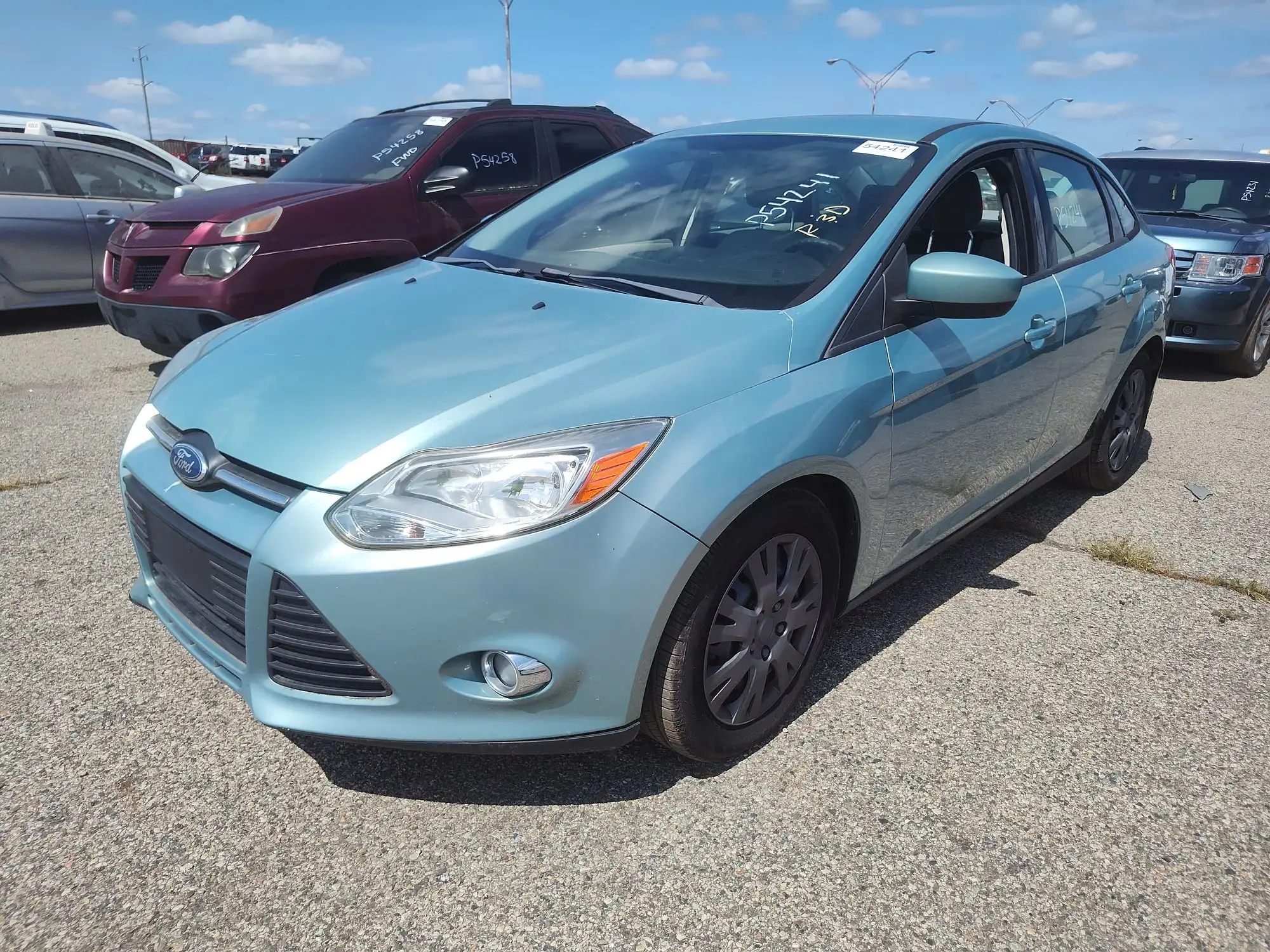 2012 Ford Focus SE Sedan's photo