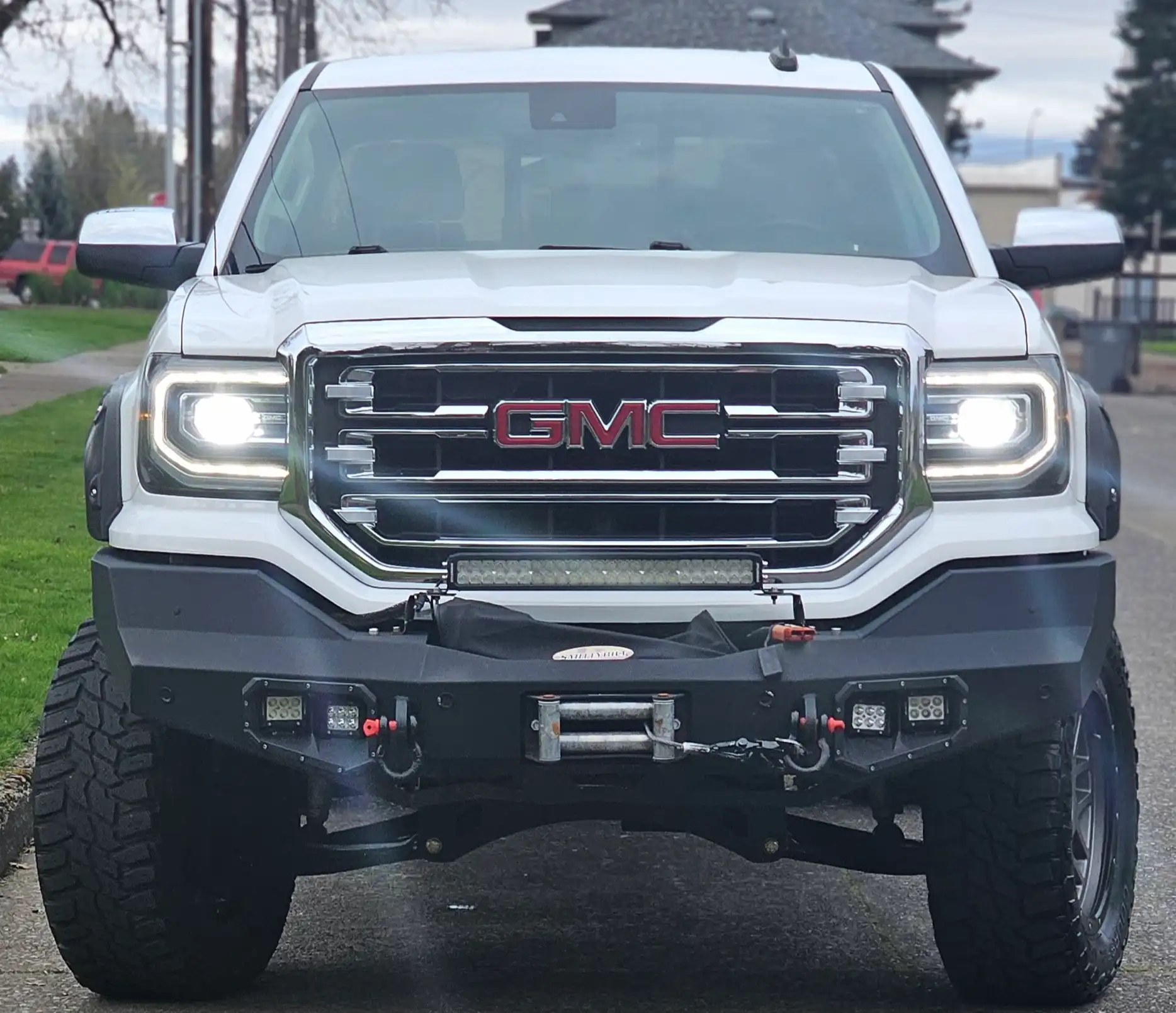 2018 GMC Sierra 4WD Crew Cab Short Box SLT's photo